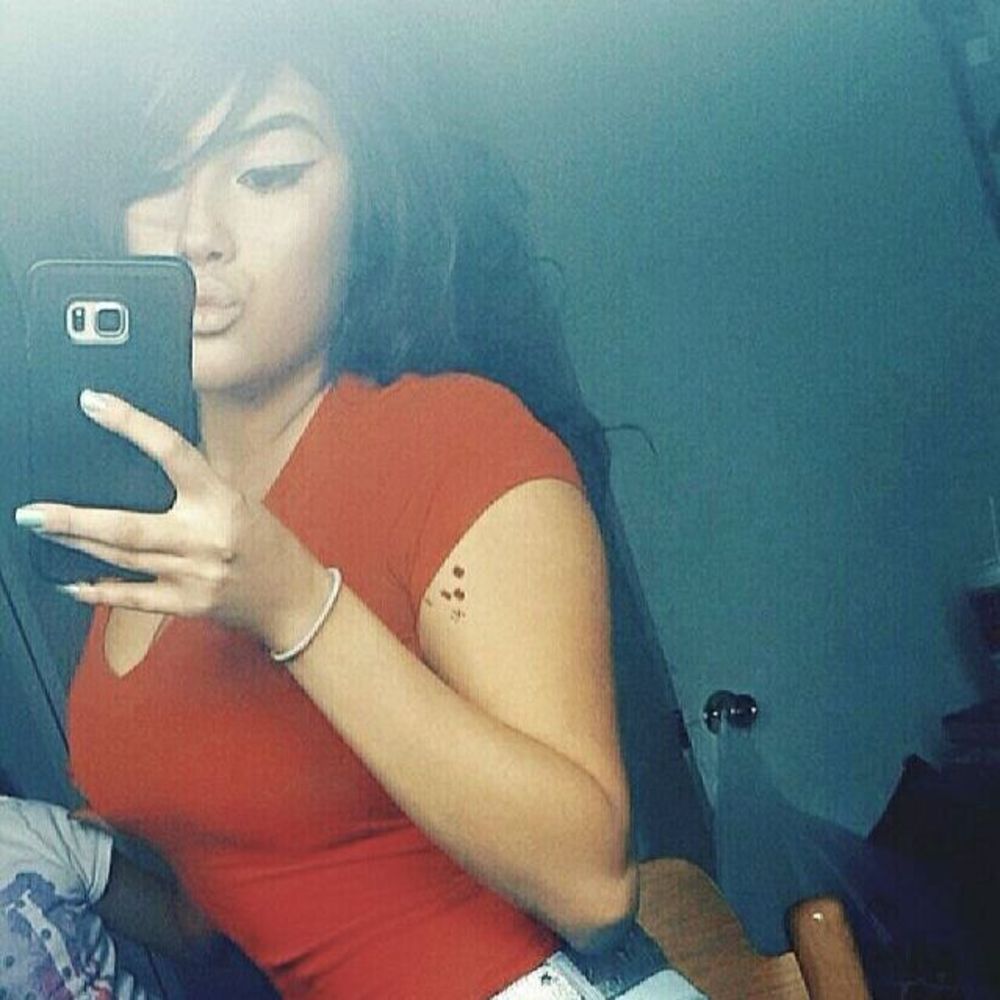 Meet your Posher, Estrella